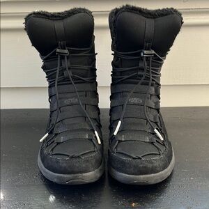 Keen Insulated Women's Black Winter Boots